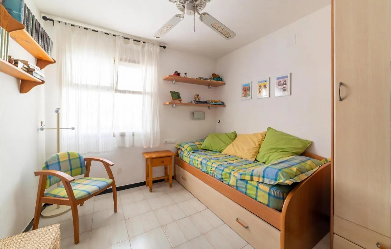 2 Bedroom Stunning Apartment In Miami Platja 미아미플라자